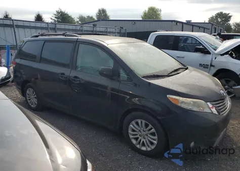 2011 Toyota Sienna Xle z USA, uszkodzony, nr VIN 5TDYK3DC5BS098350